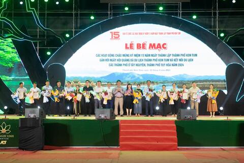 bế mạc các hoạt động chào mừng kỷ niệm 15 năm Ngày thành lập thành phố Kon Tum